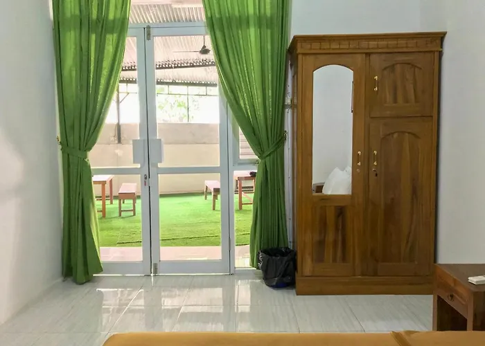 The Cheap & Cozy Hostel *
